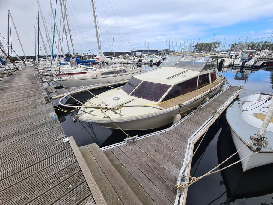 Botel Bateau